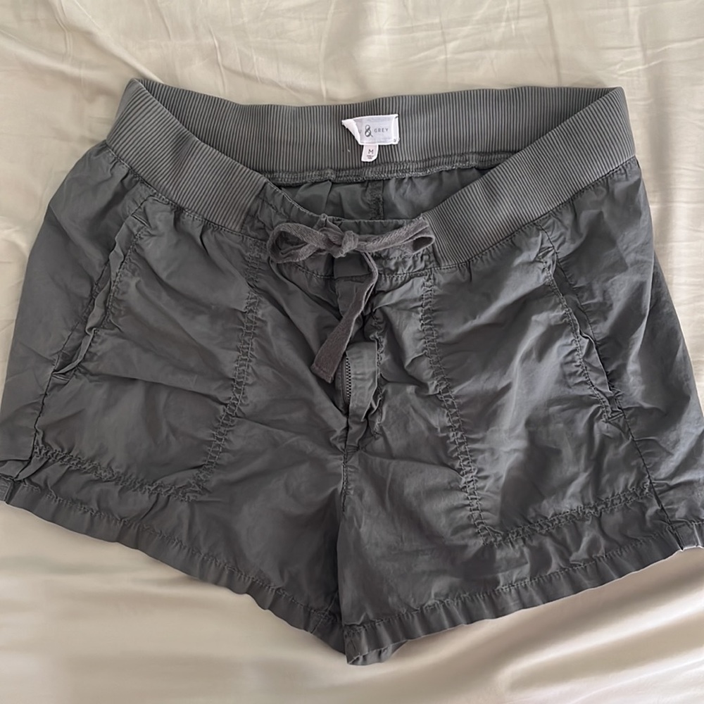 Lou & Grey short